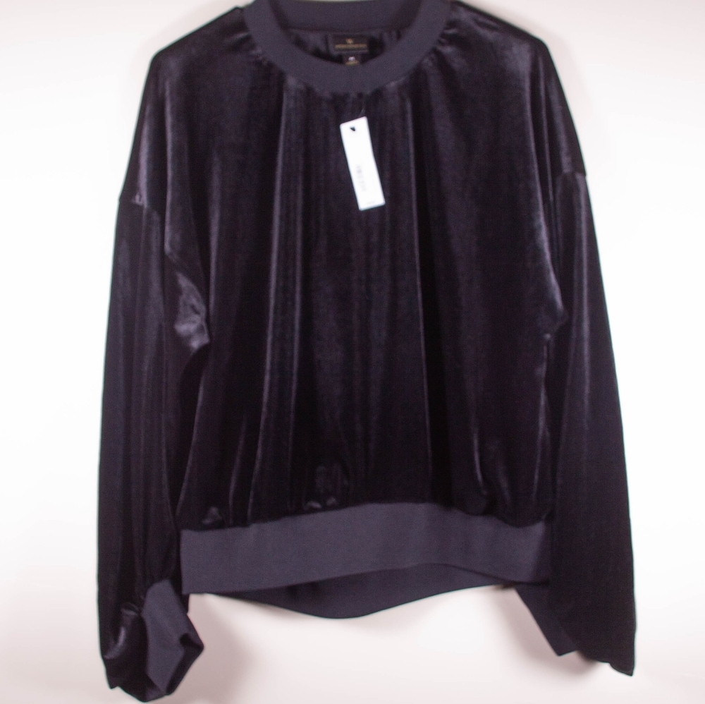 Worthington NWT Sweater With Bell Sleeves ❤️